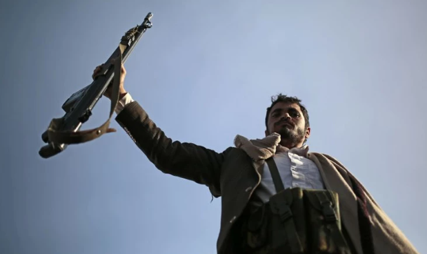  Ποιοι είναι οι Χούθι που χτυπούν πλοία και κλιμακώνουν την κρίση στη Μέση Ανατολή