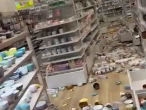  Ιαπωνία: Η στιγμή που “χτύπησε” ο σεισμός των 7,4 Ρίχτερ