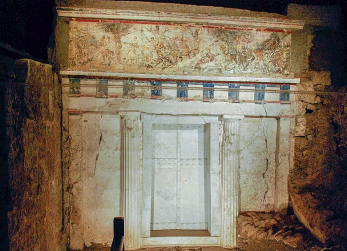  Βεργίνα: Νέα έρευνα απαντά ποιοί συγγενείς του Μεγάλου Αλεξάνδρου είναι θαμμένοι στους βασιλικούς τάφους