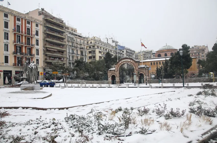  Κακοκαιρία: Έκτακτα μέτρα στη Θεσσαλονίκη- Χιονιάς τις επόμενες ώρες- Η πορεία (LIVE)