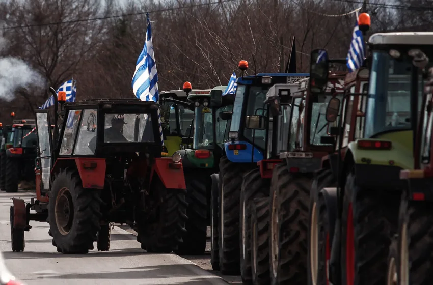  Πρώτες αποφάσεις αγροτών:Συνεχίζουν τα μπλόκα -Πανελλήνια σύσκεψη μέσα στο ΣΚ
