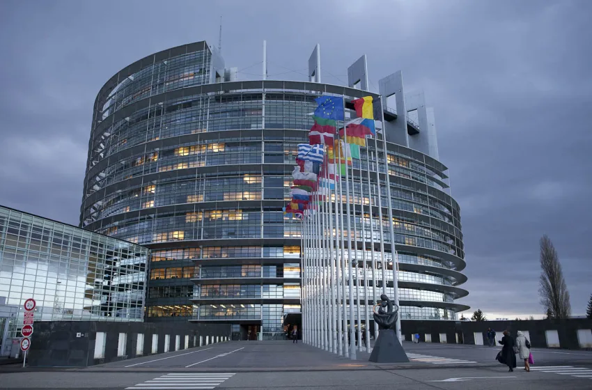  Le Soir: Σκάνδαλο “Russiagate” πλανάται στο Ευρωπαϊκό Κοινοβούλιο-Εμπλοκή μυστικών υπηρεσιών