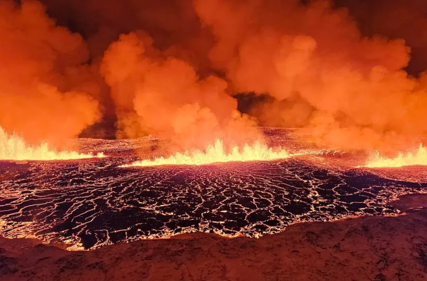  Ισλανδία: Σιντριβάνια λάβας κοκκίνησαν τον ουρανό από νέα έκρηξη ηφαιστείου