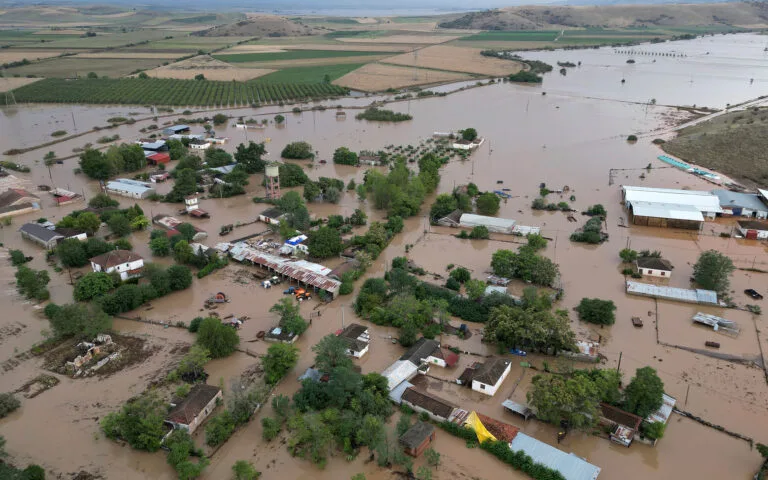  Καρδίτσα: Συμβολικός αποκλεισμός δρόμου από κατοίκους στο Βλοχό -Παραμένουν τα προβλήματα από τις πλημμύρες
