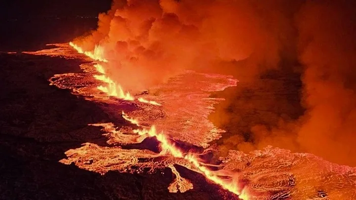  LIVE Ισλανδία: Νέα έκρηξη του ηφαιστείου-Φόβοι ότι η λάβα θα φτάσει στη θάλασσα