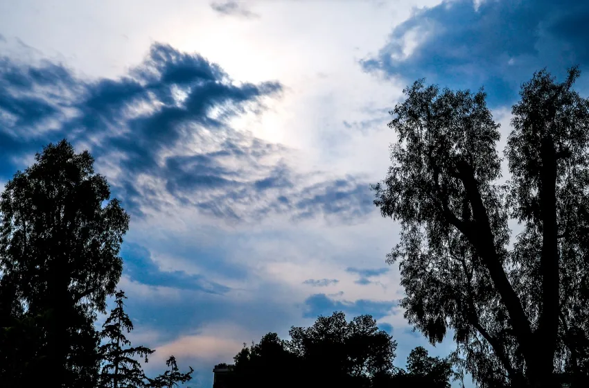  Καιρός: Ξεπέρασε τους 32°C η θερμοκρασία αλλά έρχονται βροχές και καταιγίδες