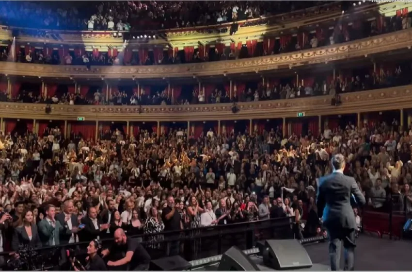  Μάγεψε ο Κωνσταντίνος Αργυρός στο Royal Albert Hall- Ποιο τραγούδι  αφιέρωσε στη Μαρινέλλα