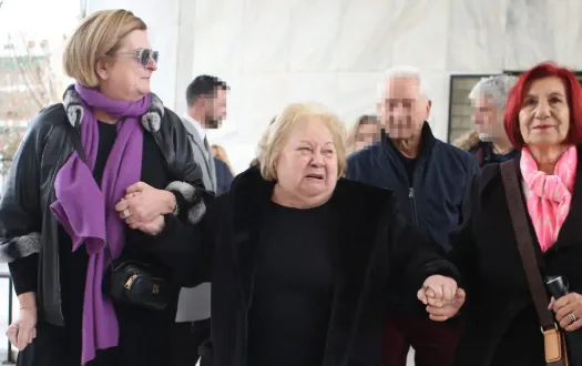  Ράγισε καρδιές η μητέρα του Ιάσονα Τριανταφυλλίδη – “Ζω μαζί του, δεν έφυγε”