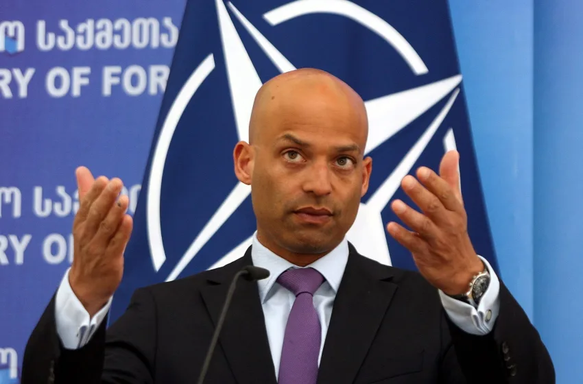  Καταγγελία-βόμβα από ΝΑΤΟ: Ρωσία και Κίνα πίσω από απόπειρες δολιοφθοράς κατά βιομηχανιών όπλων