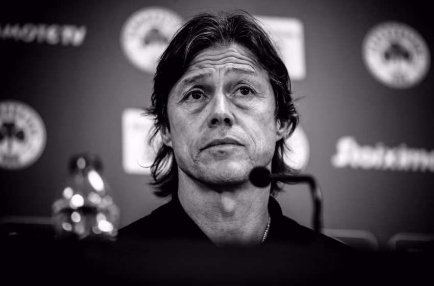  Τι ενόχλησε τον Αλμέιδα και θέλει να φύγει από την ΑΕΚ