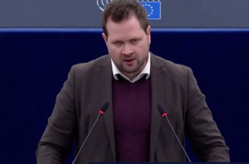  Επίθεση Δανού Ευρωβουλευτή σε Τραμπ για Γροιλανδία- “Άντε γ@μ@@@@”