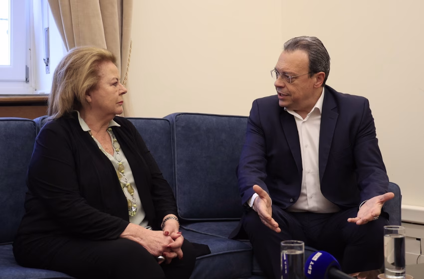  Πώς η υποψηφιότητα Κατσέλη μπορεί να φτάσει τις 40 ψήφους- Ένα βήμα πριν την ένταξή τους στον ΣΥΡΙΖΑ δύο ανεξάρτητοι βουλευτές