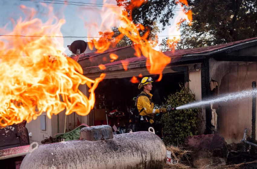  Λος Άντζελες: Επικίνδυνοι θυελλώδεις άνεμοι απειλούν την κατάσβεση-Αναβλήθηκαν ξανά τα Όσκαρ