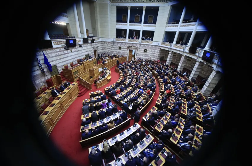  Βουλή/Ωνάσεια Σχολεία: “Πέρασαν” με τις ψήφους ΝΔ, ΠΑΣΟΚ και Πλεύσης Ελευθερίας