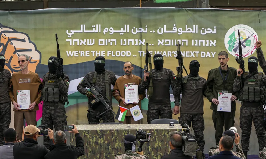  Οργή στο Ισραήλ για τους υποσιτισμένους ομήρους: ”Σαν να ήταν σε στρατόπεδο συγκέντρωσης”