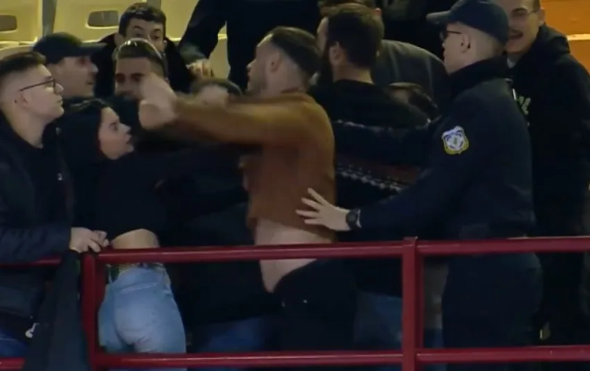  Επεισόδια στον αγώνα Λαύριο – Μαρούσι – Εκκενώθηκε το γήπεδο, τραυματίστηκε μέλος της γραμματείας (vid)