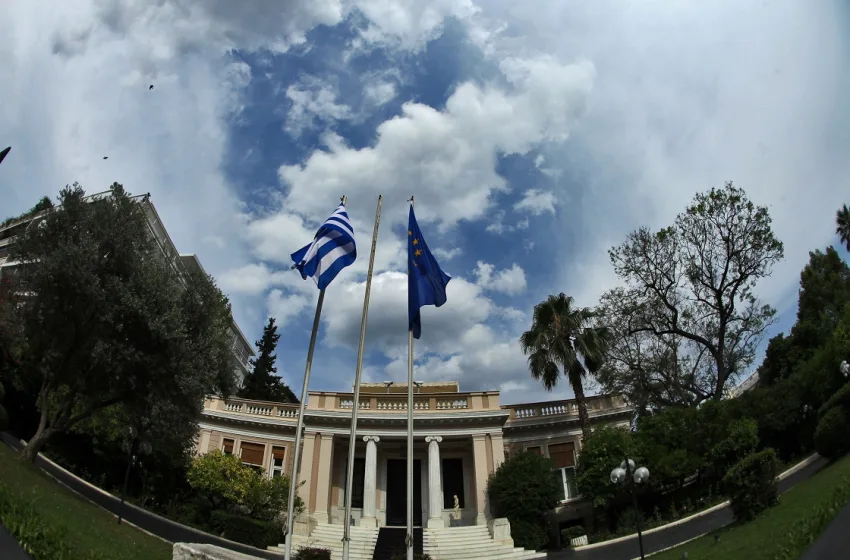  Μαξίμου: “Μπλόκο” σε παραφωνίες ενόψει συλλαλητηρίων- Πολιτικές απαντήσεις σε υψηλούς τόνους 