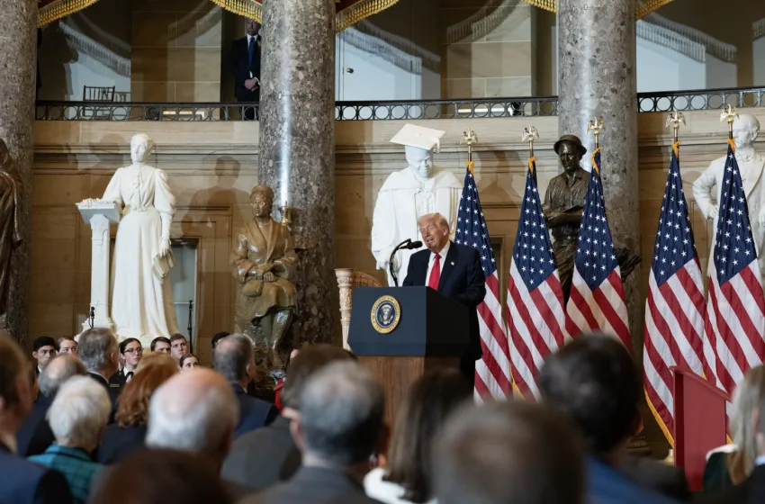  Ο Τραμπ παρουσιάζει σχέδιο για την ειρήνευση στην Ουκρανία, ο Ζελένσκι επιστρατεύει  εκπροσώπους του… “Θεού”