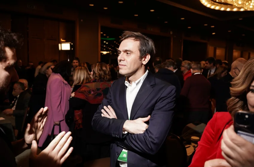  Βουλή: Τι συνέβη τελικά στο γραφείο του Δημήτρη Μάντζου- Η φραστική αντιπαράθεση και το λιποθυμικό επεισόδιο