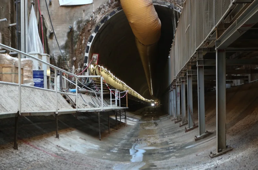  Μετρό/Γραμμή 4: Στα τέλη του 2025 ο “Μετροπόντικας” στον σταθμό “Ευαγγελισμός”-Ο σχεδιασμός για τις επεκτάσεις