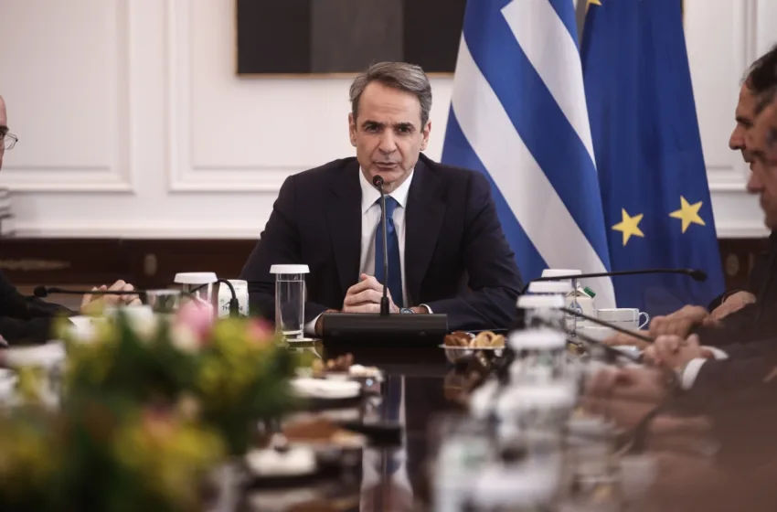  Παρέμβαση Μητσοτάκη στο υπουργικό- Η κυβέρνηση προετοιμάζεται για “ιδιαιτέρως μαζικά συλλαλητήρια” και (ξανα)μαζεύει “παραφωνίες”