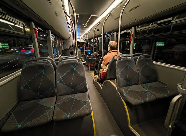  ΟΑΣΑ: Απομάκρυνε τον οδηγό που άφησε ανήλικο να οδηγήσει το λεωφορείο