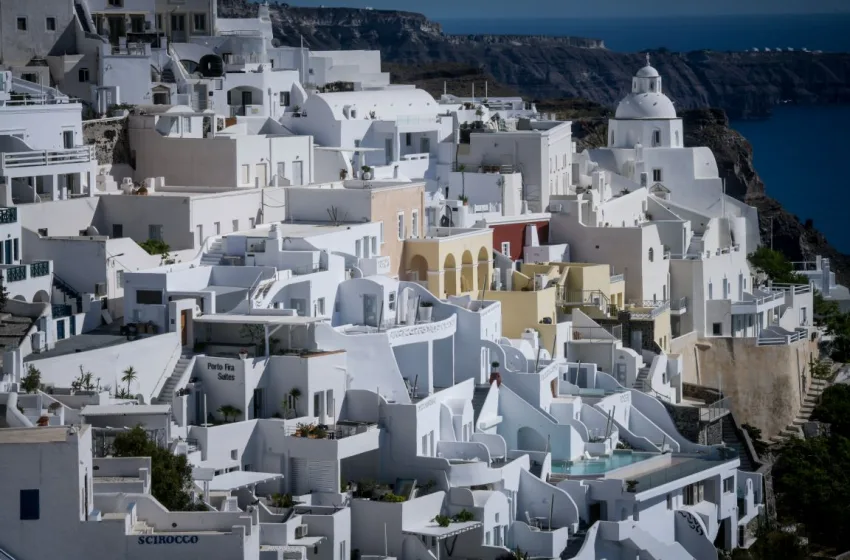  Σαντορίνη: Τηλεφωνικές απάτες με θύματα τους κατοίκους