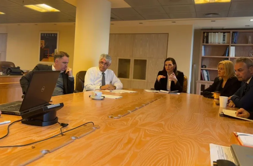  Σαντορίνη: Ευρεία σύσκεψη στο υπ. Τουρισμού για τη σεισμική δραστηριότητα– Τι συζητήθηκε