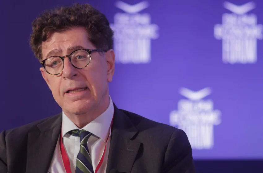  Συνολάκης: Υπαρκτό σενάριο μια έκρηξη ηφαιστείου στη Σαντορίνη- Τα 3 σενάρια