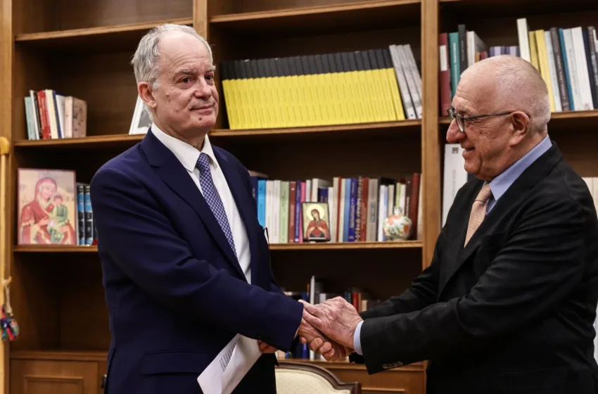  Υποχωρεί η δημοτικότητα Τασούλα- Μόλις στο 27%- Θετική αποδοχή για τον Κακλαμάνη