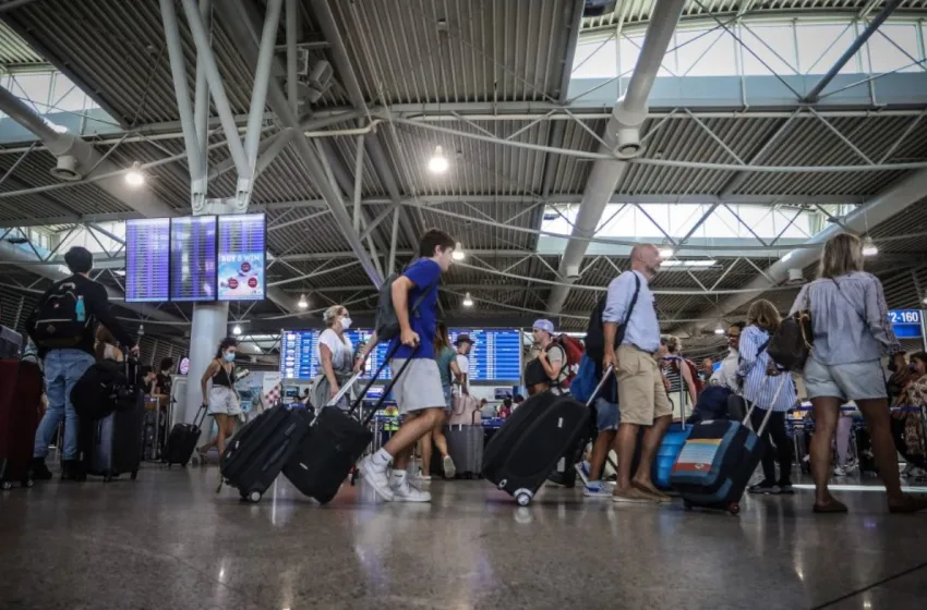  Τουρισμός: Αύξηση σχεδόν 10% στις αεροπορικές αφίξεις- Οι τουρίστες άγγιξαν τους 30 εκατομμύρια