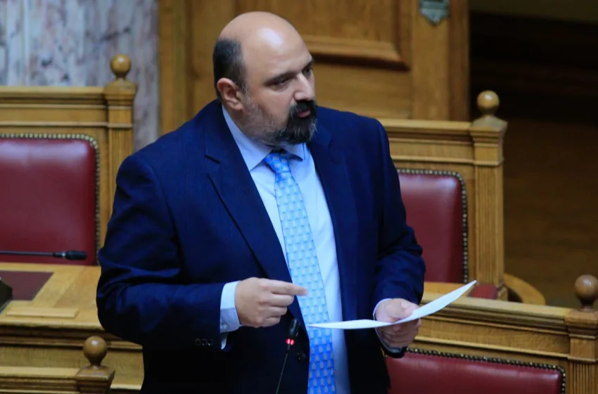  Παραιτείται ο Χρήστος Τριαντόπουλος