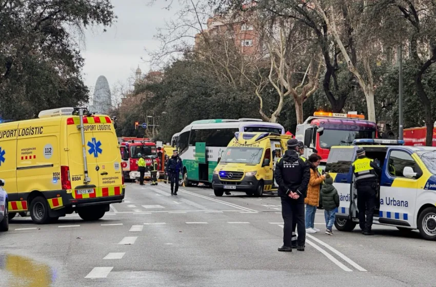  Βαρκελώνη: Σύγκρουση τουριστικών λεωφορείων- Δεκάδες τραυματίες, 4 βαριά (vid)