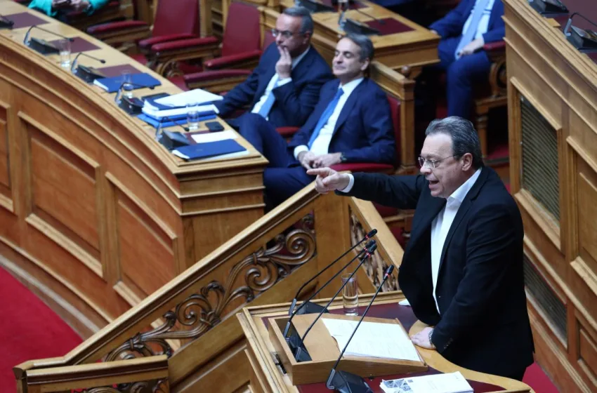  Φάμελλος σε Μητσοτάκη: “Θα έρθετε να καταθέσετε στην Προανακριτική για τα Τέμπη;”