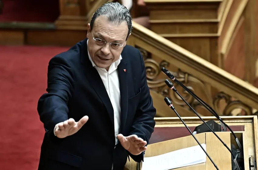  Φάμελλος σε Σκέρτσο: Δέχεστε άρση απορρήτου τηλεφωνικών συνδιαλέξεων και email για τα Τέμπη;